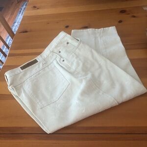 Bill Blass womens 100% cotton slimming easy fit capri jeans size 14 ivory shade